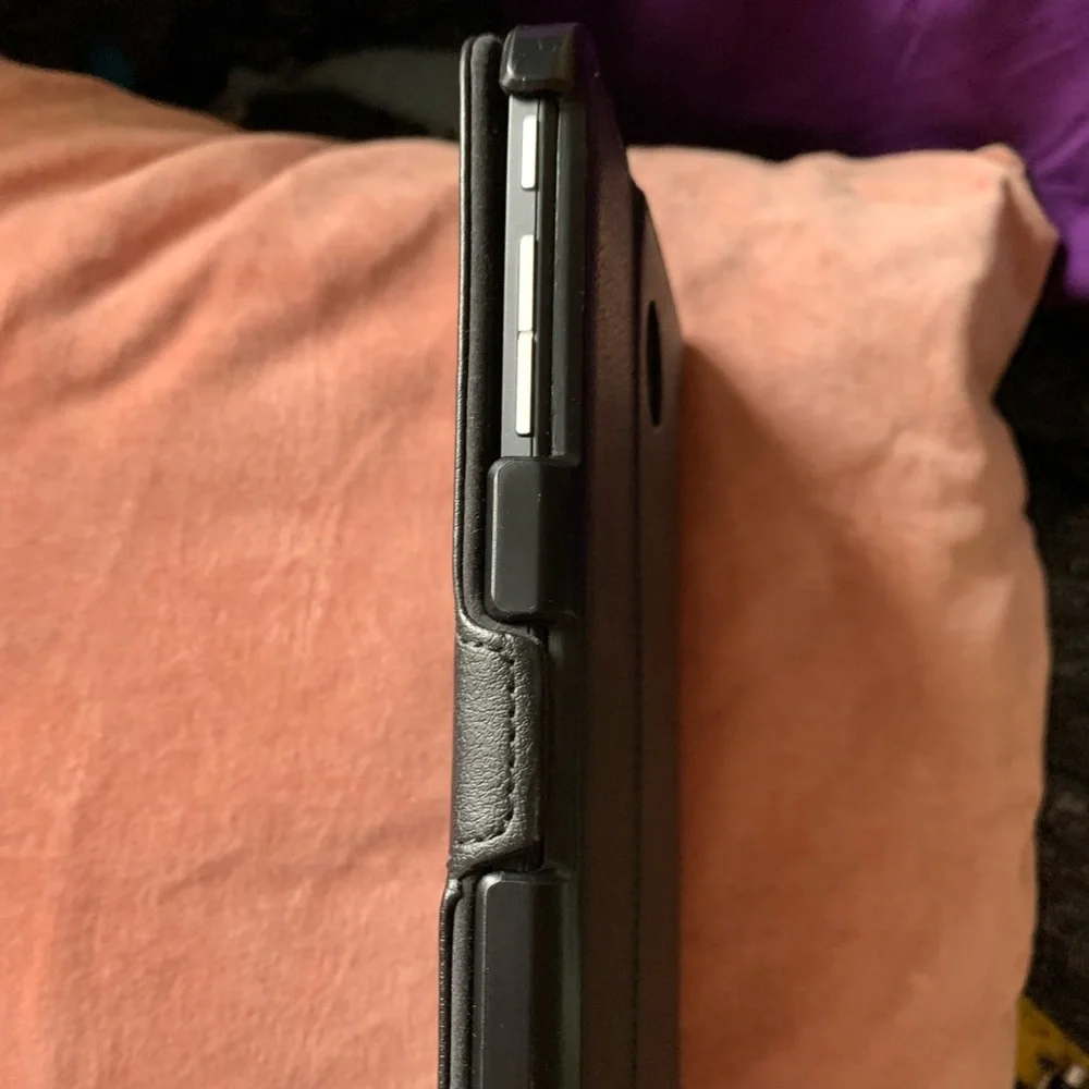 Verizon Ellipsis tablet with stylus and case